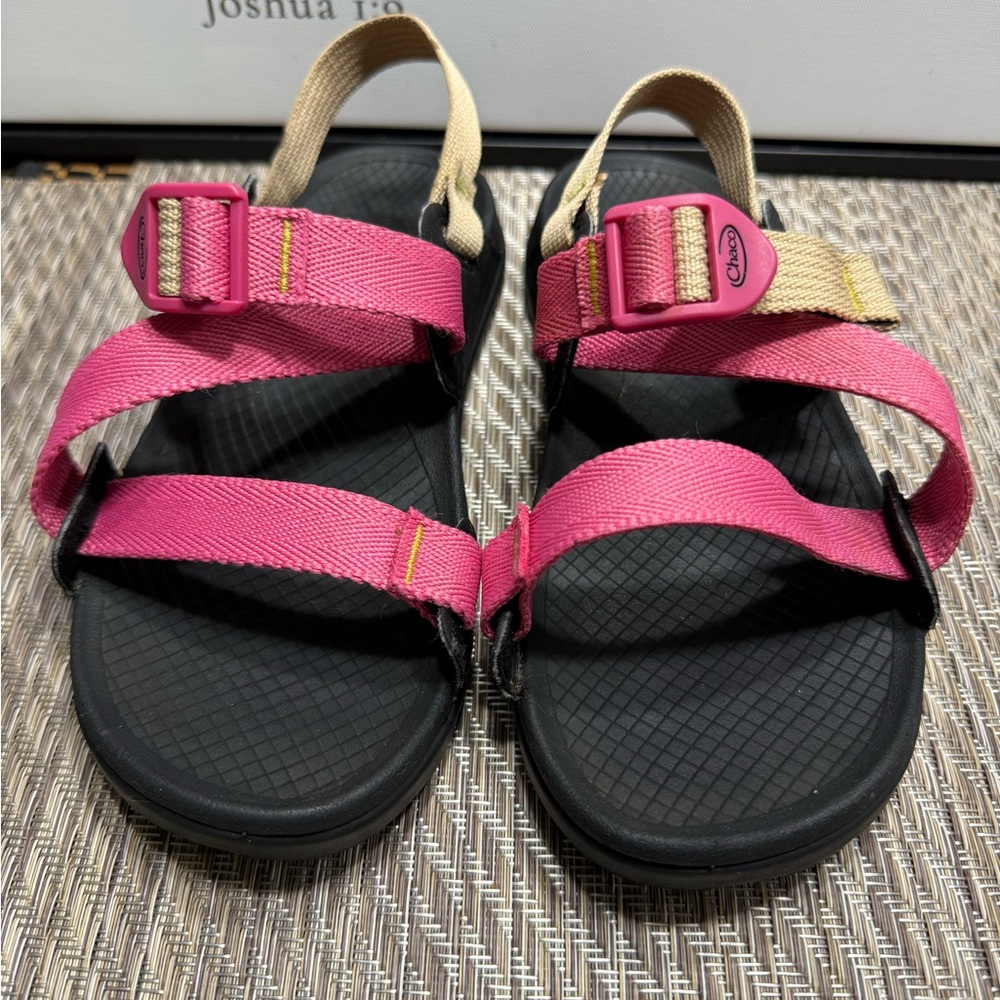 Chaco Vibrant Pink and Beige Sandals Women SZ 5 Box4